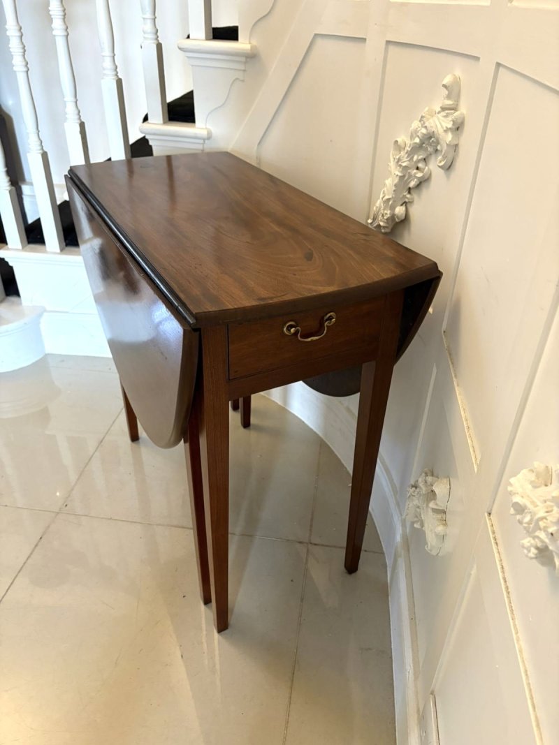 Antique George III Quality Mahogany Drop Leaf Table - Image 2